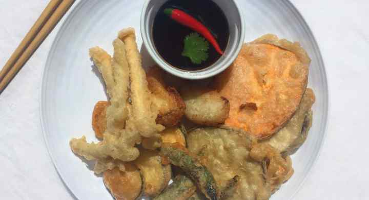 Vegetable Tempura With Ginger Garlic Dipping Sauce